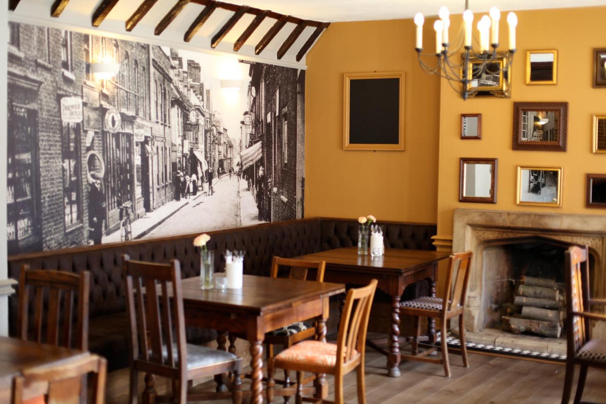 Old Bull Inn Royston  Ngoại thất bức ảnh
